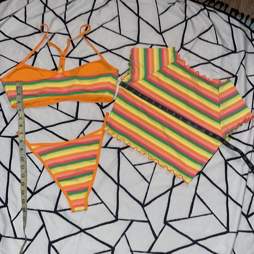 L Space NWOT 3 Piece Set  MSRP $328 "Under The Sun" Bikini & Rash Guard - Picture 14 of 15
